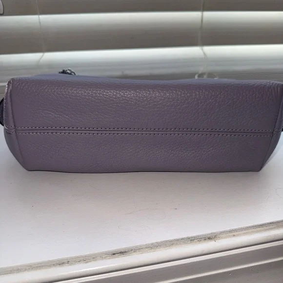 Michael Kors Lilac Leather Shoulder Bag with Gunmetal Chain - Picture 6 of 7